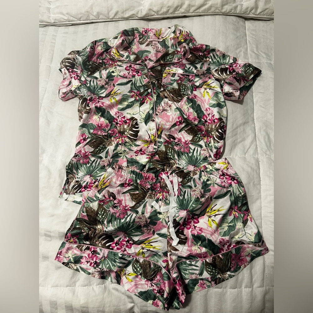 Victoria’s Secret Floral pajamas set